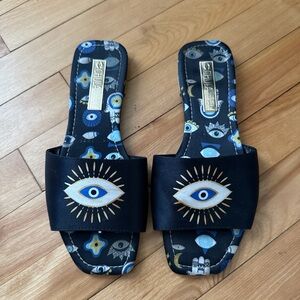 Chula Black Eye Design Sandals